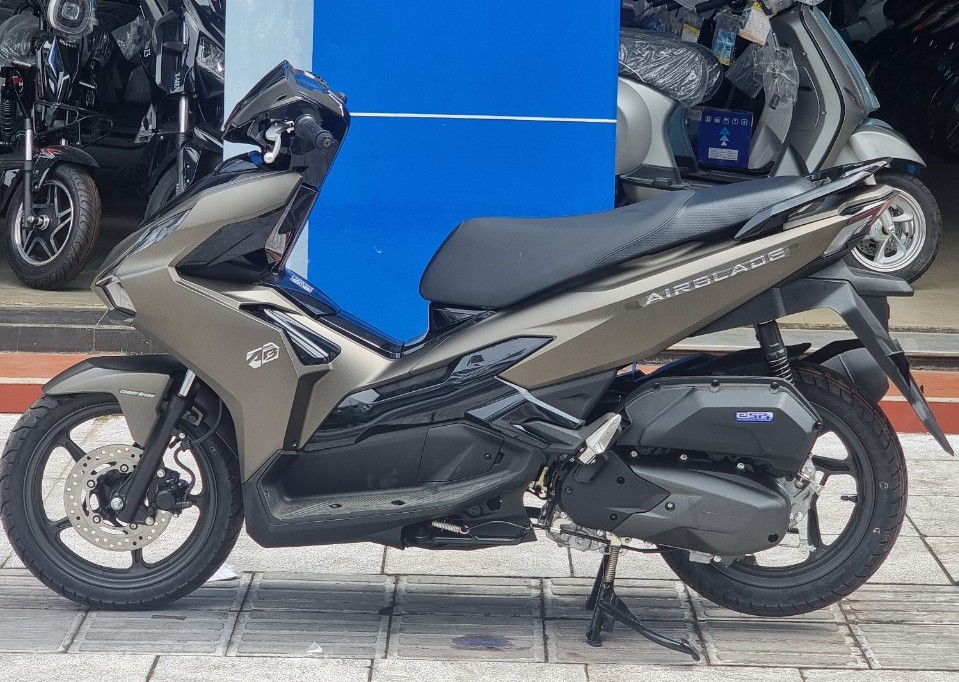 Xe máy Honda Air Blade 125 (LTD - Vàng cát)